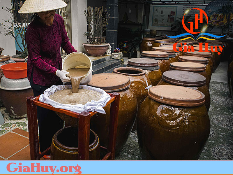 Quy trình làm nước mắm truyền thống tại Nam Ô