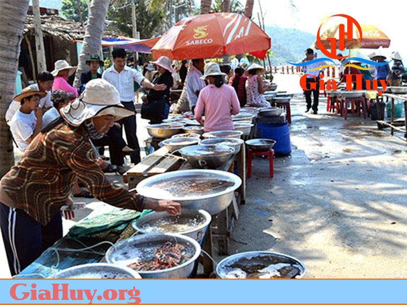Chợ hải sản Đường Nguyễn Tất Thành